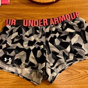 Under armour shorts. Medium size. Grey and black